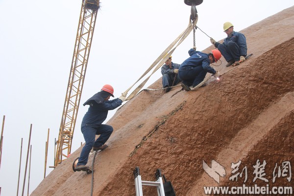 現(xiàn)全球最大關(guān)公青銅雕像，目測宇達(dá)施工（圖）